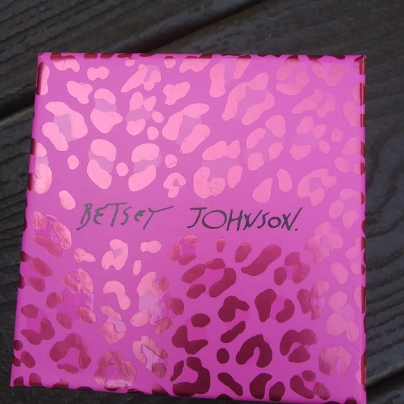 NWT and box Betsey Johnson turtle earrings - Picture 3 of 6